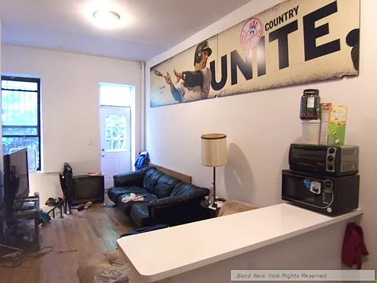 Rented by Bond New York | media 109