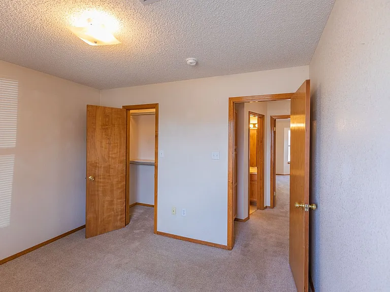 1378 Challenger Ave — Photo 16