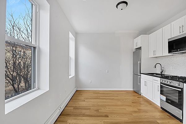 1st image of 184 Herkimer St #2