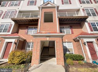 2482 Angeline Dr APT 301, Herndon, VA 20171
