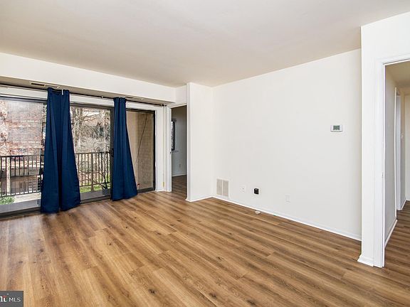 5th image of 124 Monroe St #102