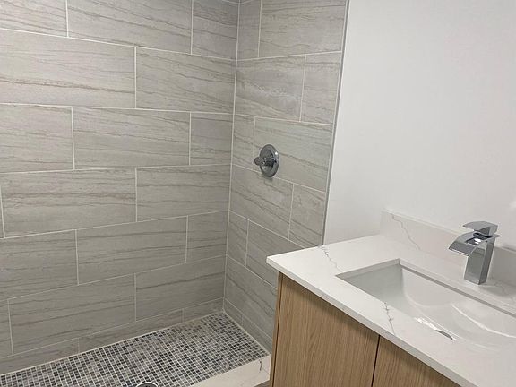 4th image of 19625 NW 5th Ave #101