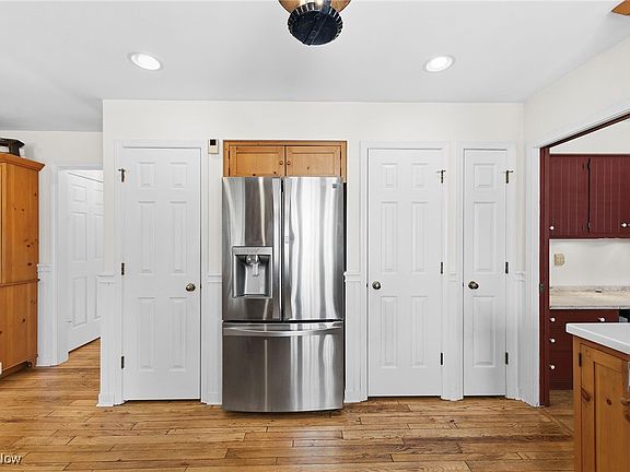 4th image of 213 E Streetsboro St