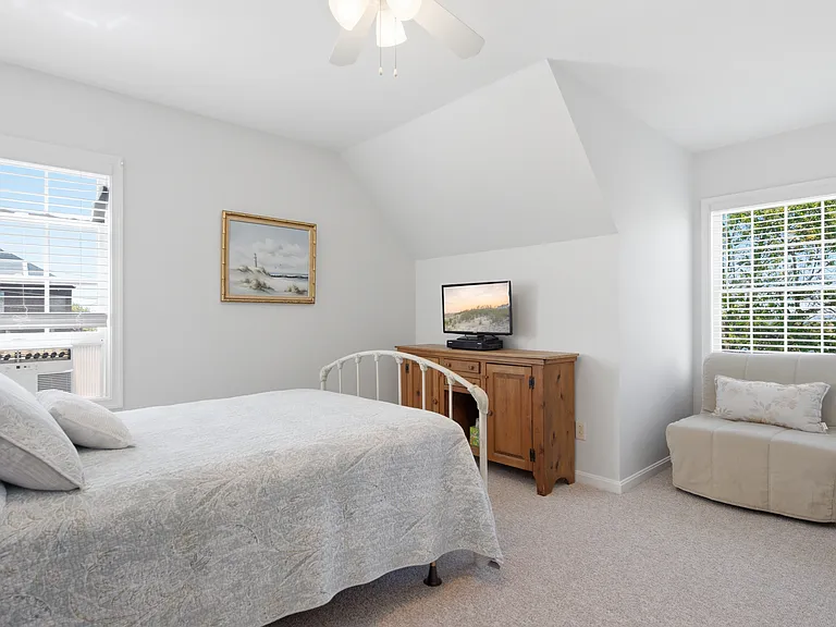 59 Peconic Ave — Photo 15