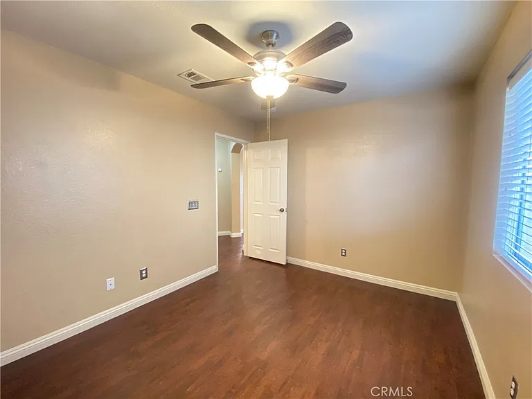 708 Hillview St — Photo 13