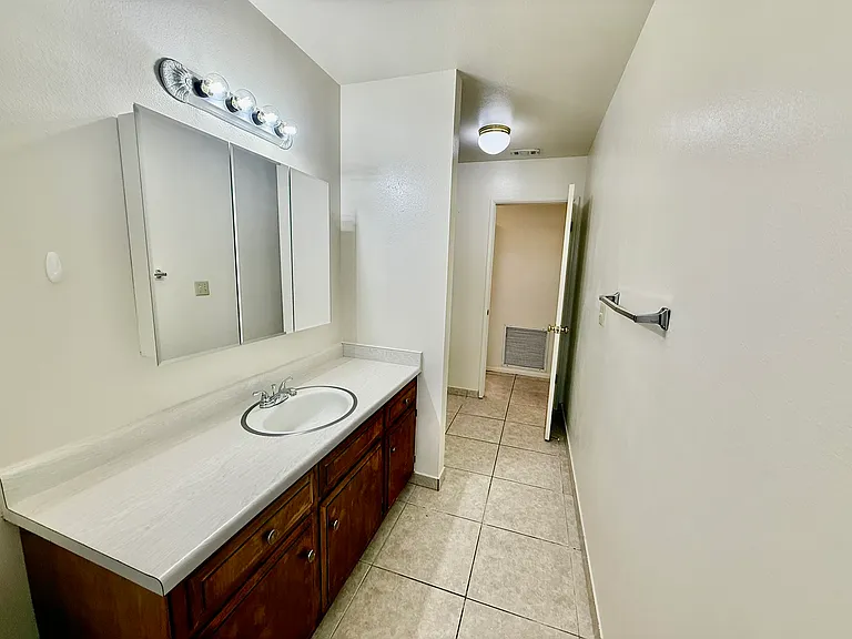 26071 Camphorwood Ave — Photo 13