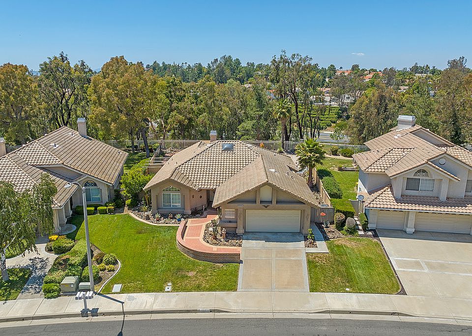 1st image of 32256 Corte Coronado