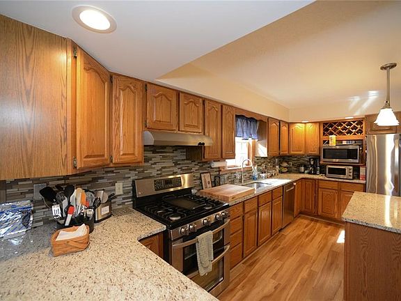 5th image of 477 Alandale Dr