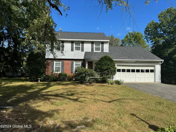 4011 Buckingham Drive, Niskayuna, NY 12304