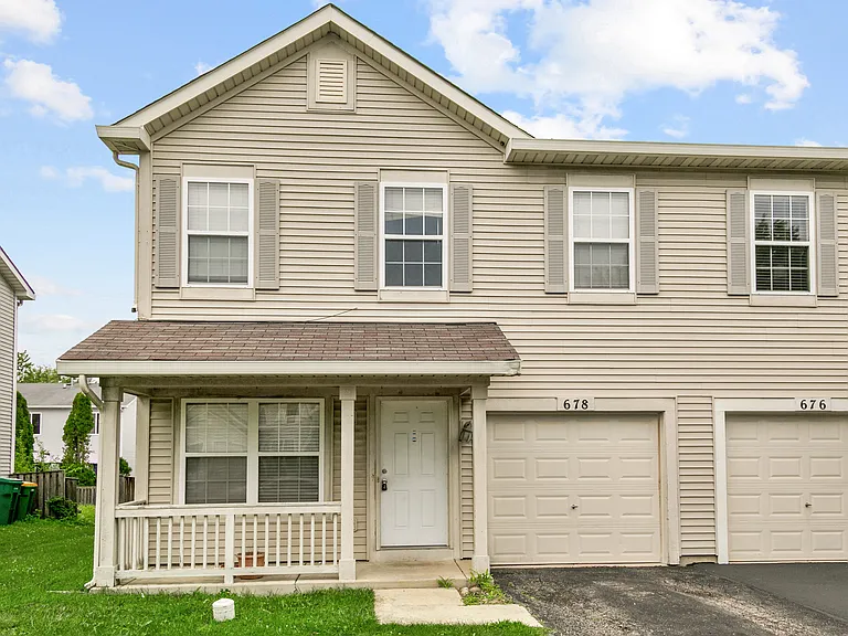 678 Zachary Dr — Photo 1