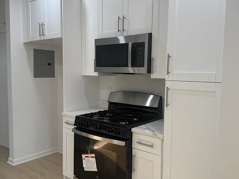 431 Kearny Ave #6 — Photo 3