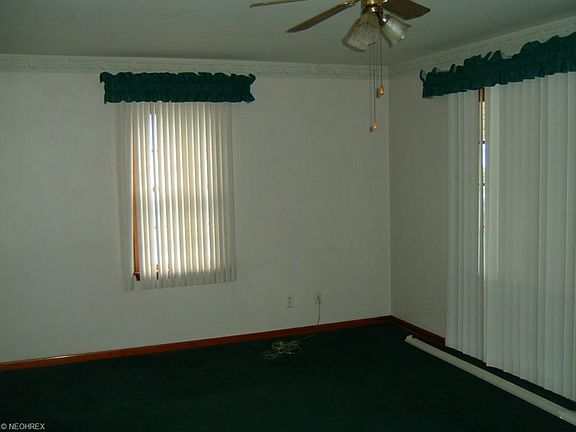 3rd image of 820 Gary Ave