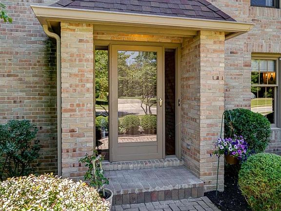 2nd image of 5665 Windwood Dr