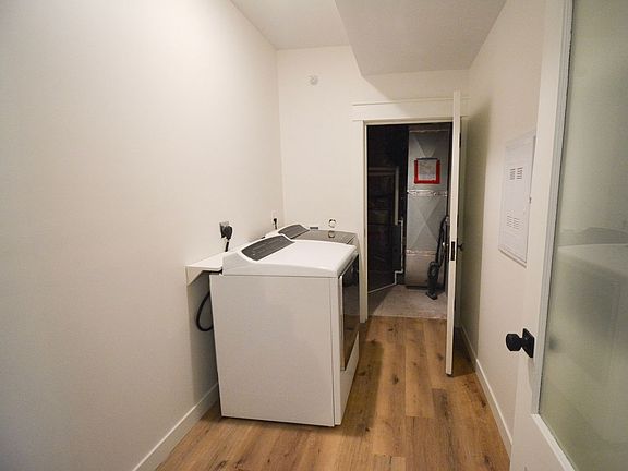 3rd image of 1204 2nd Ave NW #2