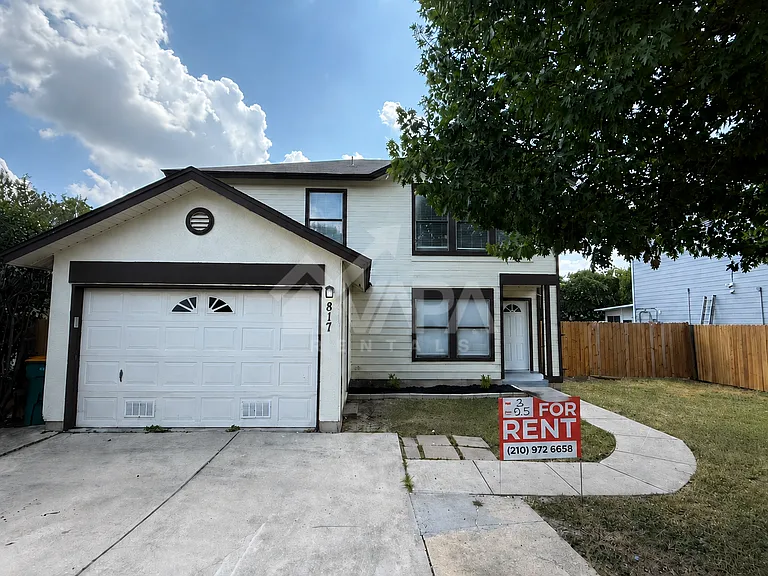 817 Meadow Br — Photo 1