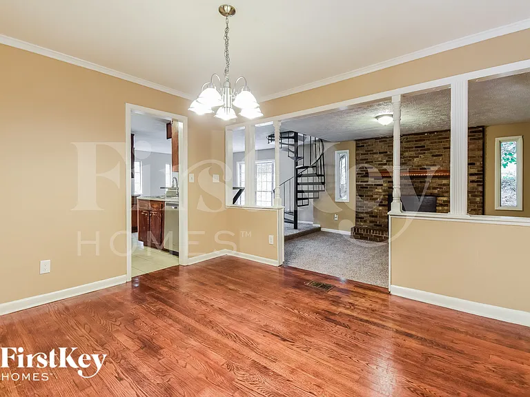 2231 Scotty Cir — Photo 6