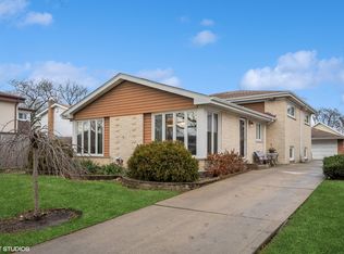 7940 Church St, Morton Grove, IL 60053