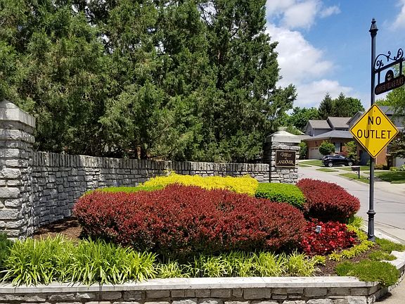 4th image of 685 Andover Village Pl