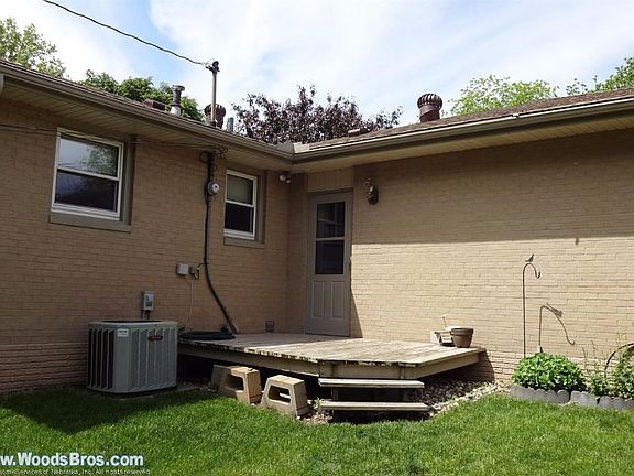 4th image of 2300 S 62nd St