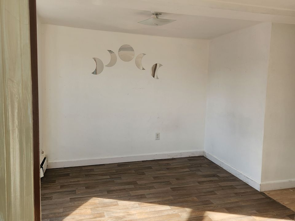 1st image of 24 Blake St