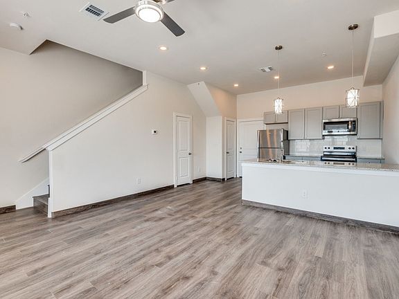 5th image of 710 Benge Dr #D