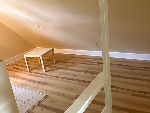4th image of 490 Cary Ave #1