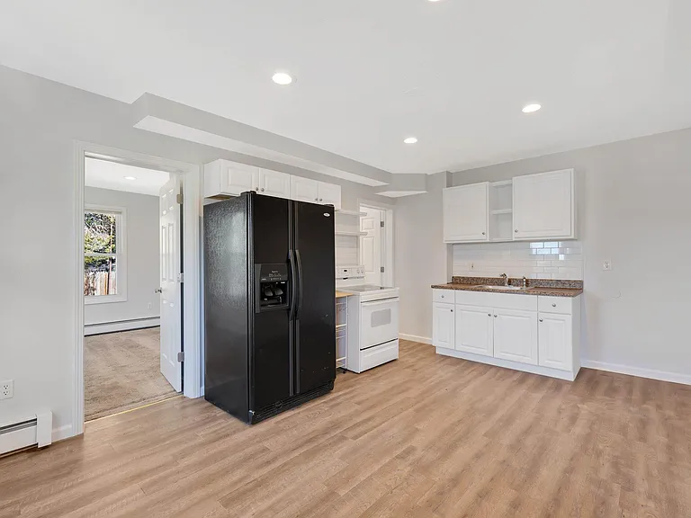 19 Maple Ave #19A — Photo 4