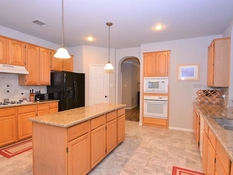 2412 Clearwood Ln — Photo 18