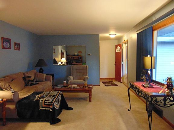 5th image of 350 Bennett Dr