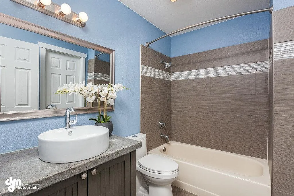 2 bed, 1.5 bath, 1100 sqft, $2,100 — Photo 4