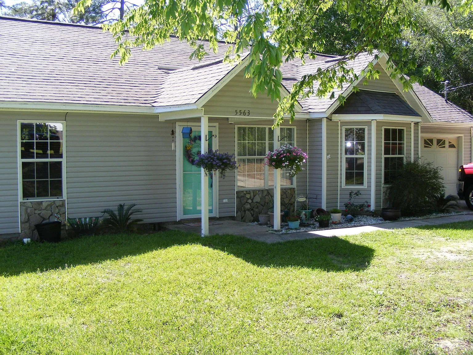 3 bed, 1300 sqft, $1,800 — Photo 2