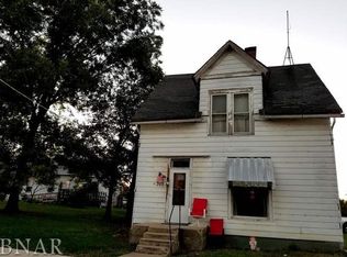 305 S Isham St, Waynesville, IL