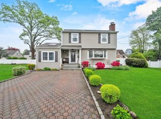 10 Sage Pl, Eastchester, NY 10709