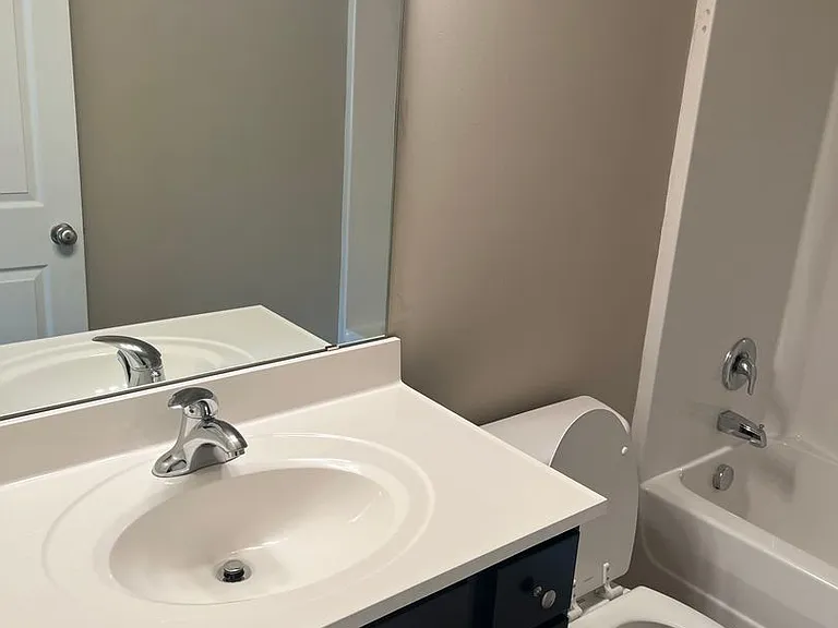 736 Village Creek Dr — Photo 16