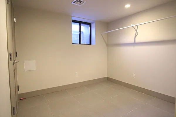 Rented by Nooklyn NYC LLC | media 25