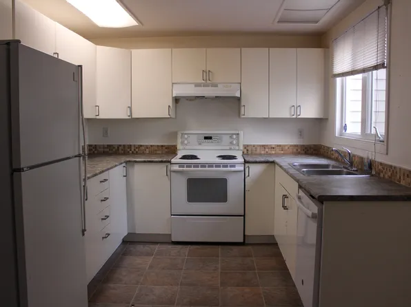 6742 36a Ave NW, Edmonton, AB T6K 1S3