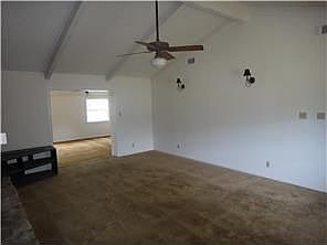 5th image of 523 Karolyn Dr