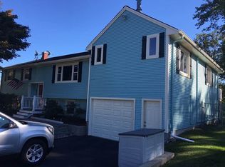 19 Louise Dr, Tiverton, RI 02878