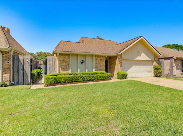 11806 Brook Meadows Ln, Meadows Place, TX 77477