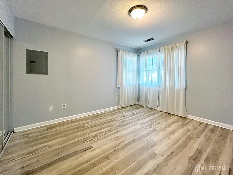 122 Vineyard Rd — Photo 17