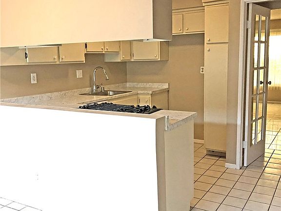 3rd image of 10065 De Soto Ave Unit 211