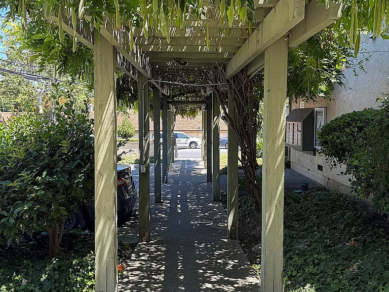 1851 Harrison St #8 — Photo 9