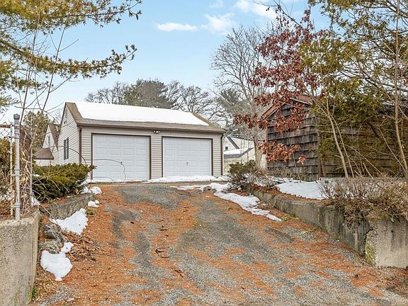 4th image of 5 Woodland Ave