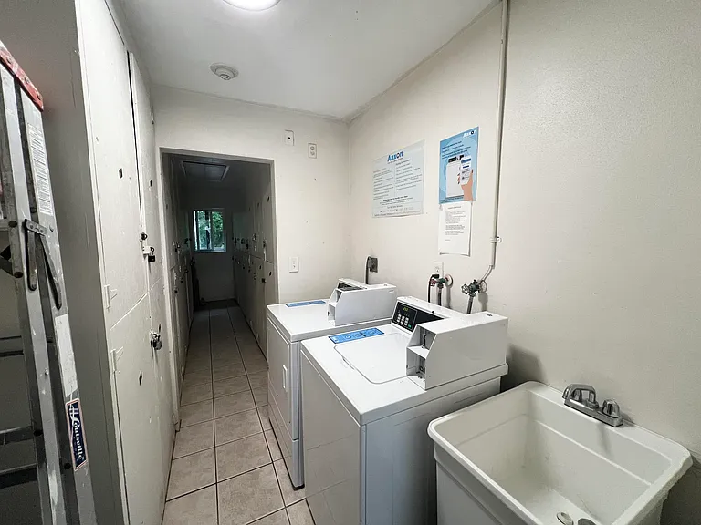 1551 N 12th Ct #10B — Photo 10