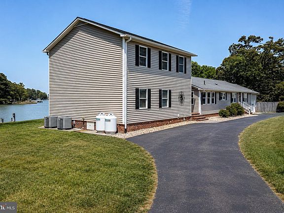 2nd image of 415 Clarke Ln
