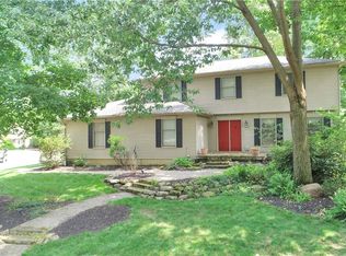 20287 Sandalwood Ln, Strongsville, OH