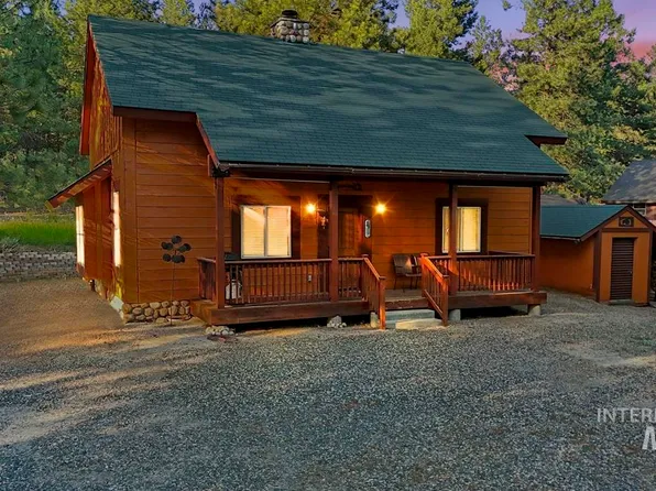 1236 View Dr, Cascade, ID 83611