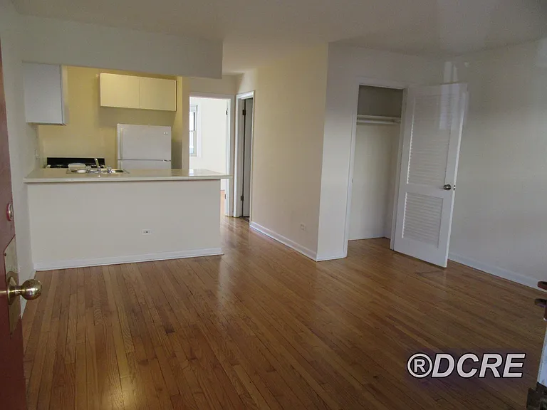 1922 W Pratt Blvd #C3 — Photo 4