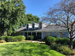 781 Milton Rd, Inverness, IL 60067