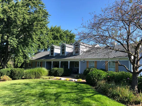 781 Milton Rd, Inverness, IL 60067